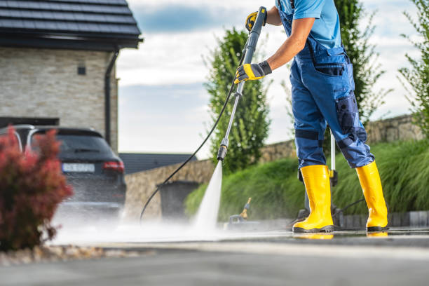 Why Choose Our Certified Pressure Washing Experts for Your Project Needs in Lakeside, VA?